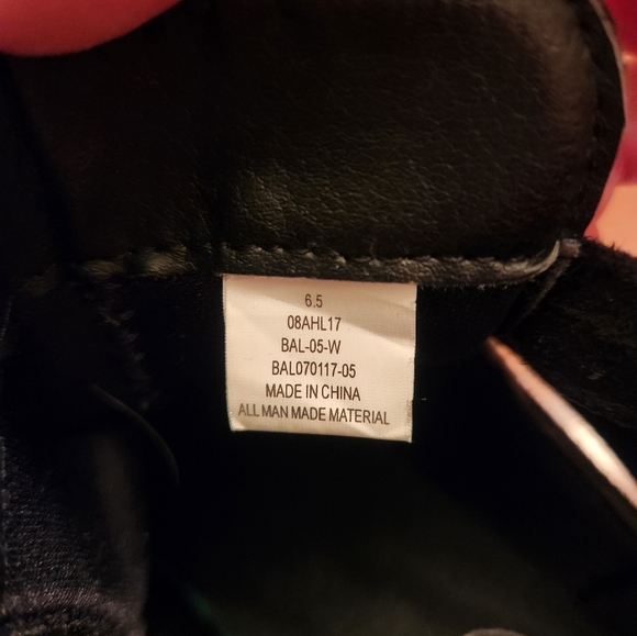 Karyn's Boots - Picture 6 of 7